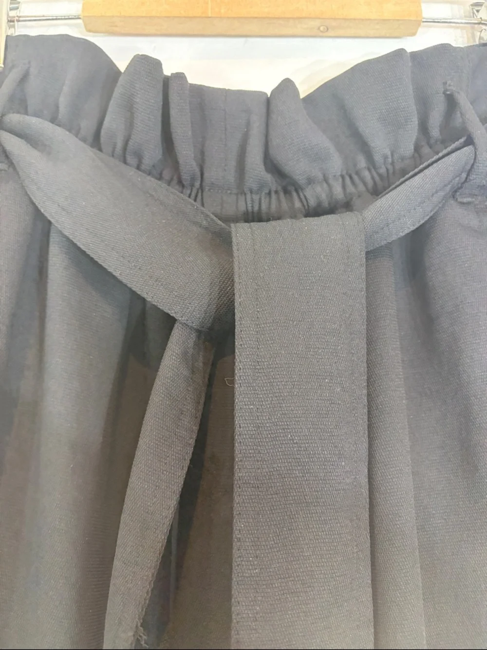 Aritzia Wilfred Paperbag Waist Wide Leg Cropped Pants Black Tie Waist Size 8 - Picture 12 of 12